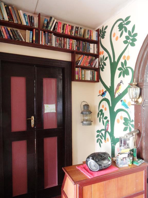 Guesthouse Un Pied-A-Terre ปารามารีโบ ภายนอก รูปภาพ